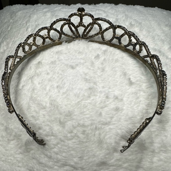 👸🏻 Vintage Tiara 👑 - Picture 3 of 11